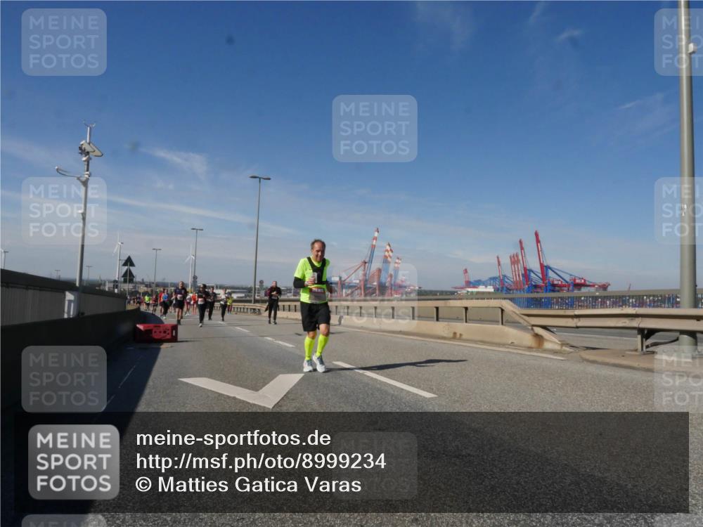 03.10.2025 - Köhlbrandbrückenlauf Matties Gatica Varas http://msf.ph/oto/8999234 03.10.2025 12:52:01 Position 2 18 meine-sportfotos.de