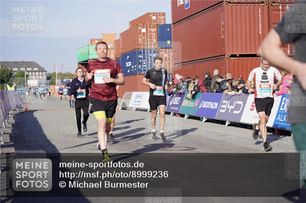 03.10.2025 - Köhlbrandbrückenlauf Michael Burmester http://msf.ph/oto/8999236 03.10.2025 10:03:44 Ziel 1039, 1216, 1309, 1353, 2767, 3235, 3236, 3462, 3465, 3659, 3804, 3821, 3825 meine-sportfotos.de