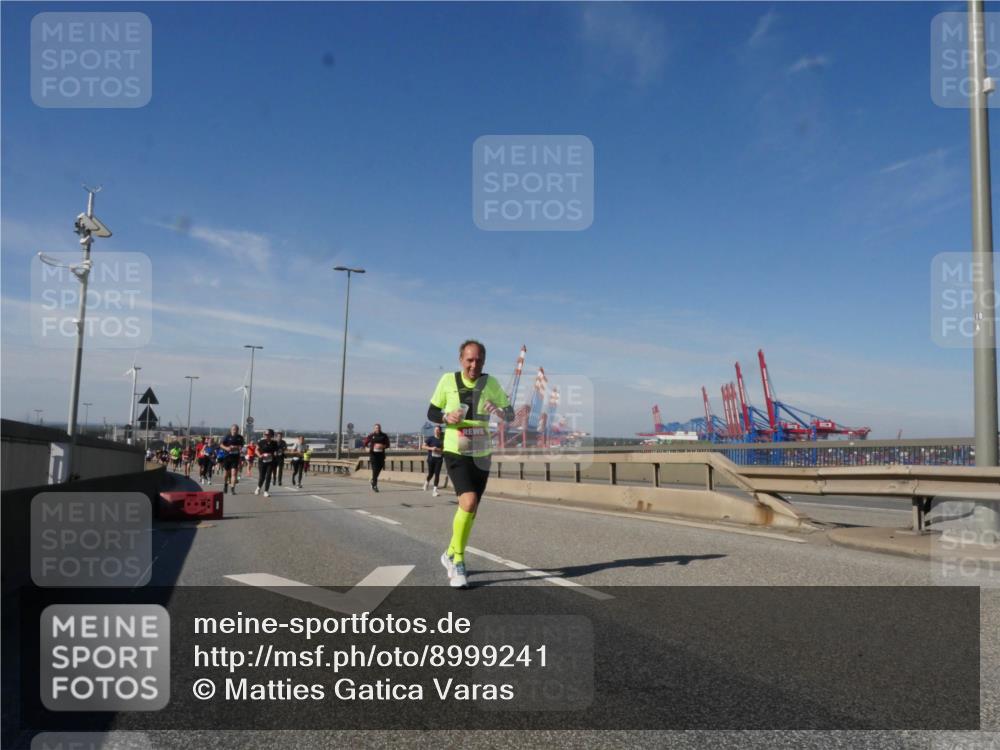 03.10.2025 - Köhlbrandbrückenlauf Matties Gatica Varas http://msf.ph/oto/8999241 03.10.2025 12:52:01 Position 2  meine-sportfotos.de