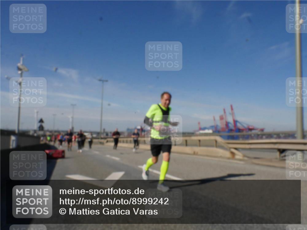 03.10.2025 - Köhlbrandbrückenlauf Matties Gatica Varas http://msf.ph/oto/8999242 03.10.2025 12:52:02 Position 2  meine-sportfotos.de