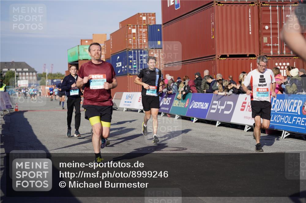 03.10.2025 - Köhlbrandbrückenlauf Michael Burmester http://msf.ph/oto/8999246 03.10.2025 10:03:44 Ziel 1039, 1216, 1309, 1353, 2767, 3235, 3236, 3462, 3465, 3659, 3804, 3821, 3825 meine-sportfotos.de