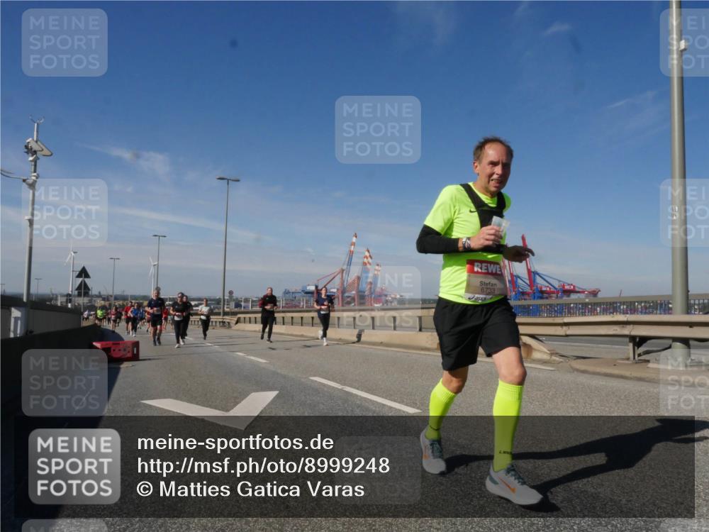 03.10.2025 - Köhlbrandbrückenlauf Matties Gatica Varas http://msf.ph/oto/8999248 03.10.2025 12:52:02 Position 2 6733 meine-sportfotos.de