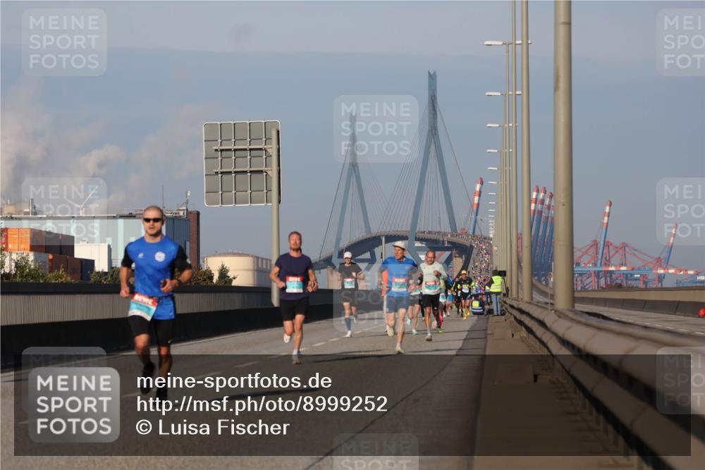 03.10.2025 - Köhlbrandbrückenlauf Luisa Fischer http://msf.ph/oto/8999252 03.10.2025 10:40:52 Position 3  meine-sportfotos.de