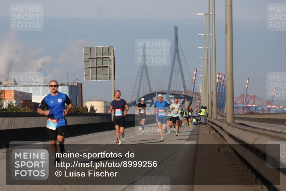 03.10.2025 - Köhlbrandbrückenlauf Luisa Fischer http://msf.ph/oto/8999256 03.10.2025 10:40:52 Position 3  meine-sportfotos.de