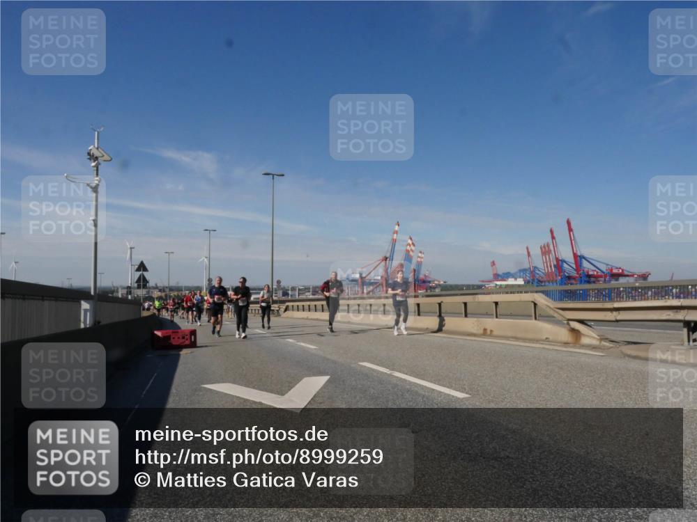 03.10.2025 - Köhlbrandbrückenlauf Matties Gatica Varas http://msf.ph/oto/8999259 03.10.2025 12:52:03 Position 2  meine-sportfotos.de