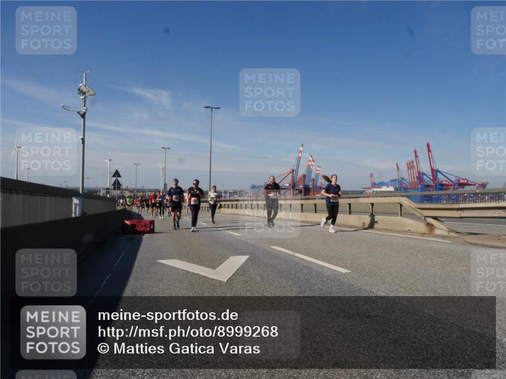 03.10.2025 - Köhlbrandbrückenlauf Matties Gatica Varas http://msf.ph/oto/8999268 03.10.2025 12:52:04 Position 2  meine-sportfotos.de