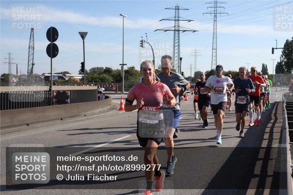 03.10.2025 - Köhlbrandbrückenlauf Julia Fischer http://msf.ph/oto/8999277 03.10.2025 12:11:51 Position 3 4209 meine-sportfotos.de