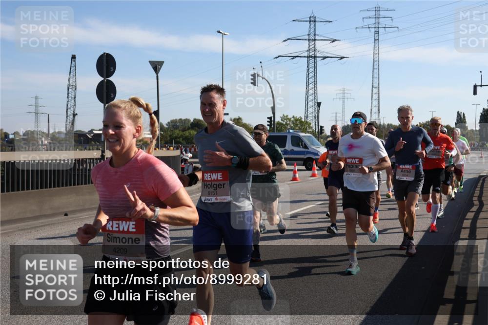 03.10.2025 - Köhlbrandbrückenlauf Julia Fischer http://msf.ph/oto/8999281 03.10.2025 12:11:51 Position 3 4209, 6151, 5966 meine-sportfotos.de