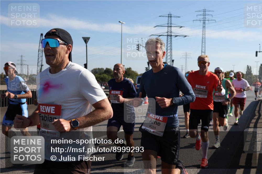 03.10.2025 - Köhlbrandbrückenlauf Julia Fischer http://msf.ph/oto/8999293 03.10.2025 12:11:53 Position 3 5966, 40, 4034, 4040 meine-sportfotos.de