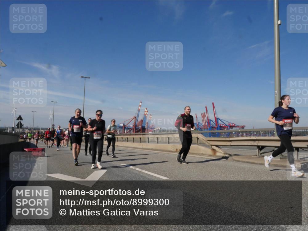03.10.2025 - Köhlbrandbrückenlauf Matties Gatica Varas http://msf.ph/oto/8999300 03.10.2025 12:52:07 Position 2 118 meine-sportfotos.de
