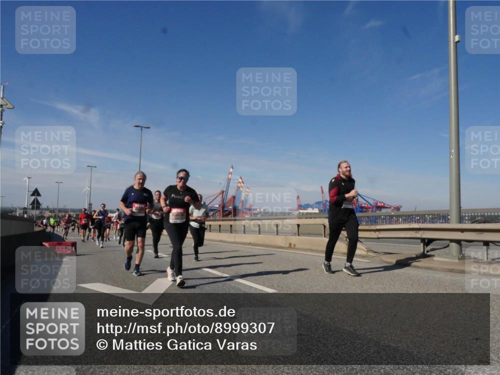 03.10.2025 - Köhlbrandbrückenlauf Matties Gatica Varas http://msf.ph/oto/8999307 03.10.2025 12:52:07 Position 2  meine-sportfotos.de