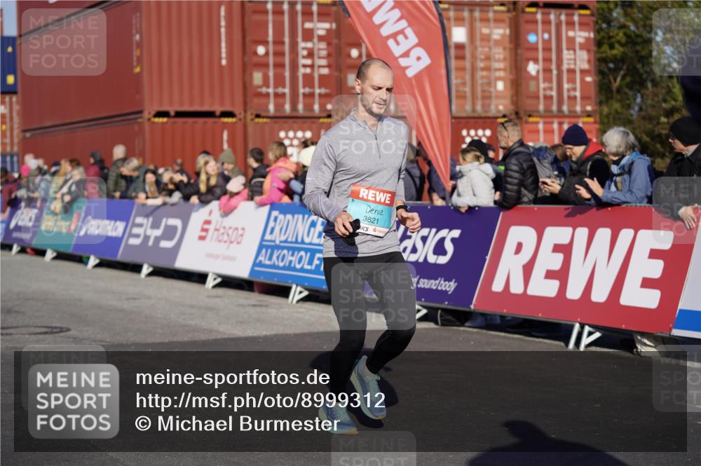 03.10.2025 - Köhlbrandbrückenlauf Michael Burmester http://msf.ph/oto/8999312 03.10.2025 10:03:48 Ziel 1039, 1216, 1309, 3138, 3236, 3462, 3465, 3821 meine-sportfotos.de