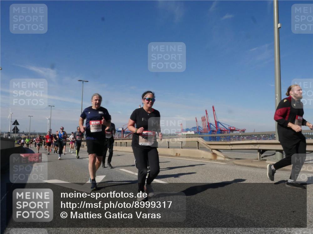 03.10.2025 - Köhlbrandbrückenlauf Matties Gatica Varas http://msf.ph/oto/8999317 03.10.2025 12:52:08 Position 2 5981, 118 meine-sportfotos.de