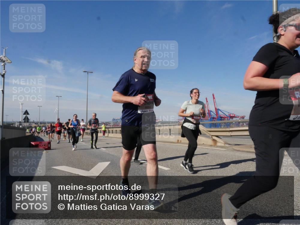 03.10.2025 - Köhlbrandbrückenlauf Matties Gatica Varas http://msf.ph/oto/8999327 03.10.2025 12:52:09 Position 2 6653 meine-sportfotos.de