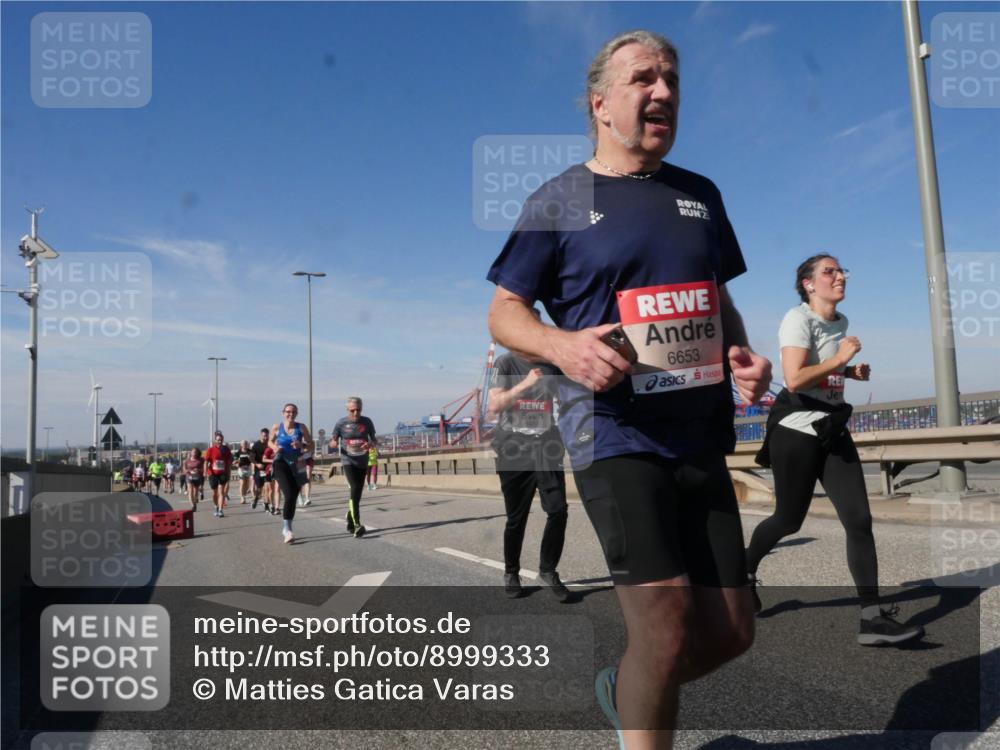 03.10.2025 - Köhlbrandbrückenlauf Matties Gatica Varas http://msf.ph/oto/8999333 03.10.2025 12:52:10 Position 2 6653, 18 meine-sportfotos.de