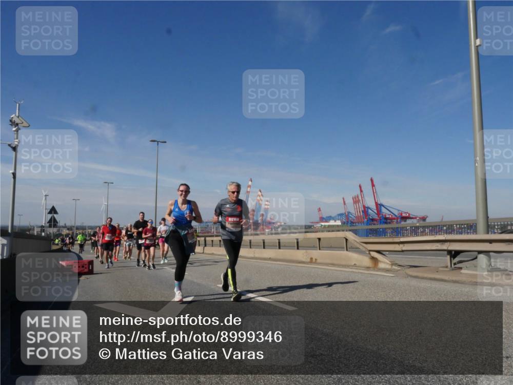 03.10.2025 - Köhlbrandbrückenlauf Matties Gatica Varas http://msf.ph/oto/8999346 03.10.2025 12:52:11 Position 2  meine-sportfotos.de