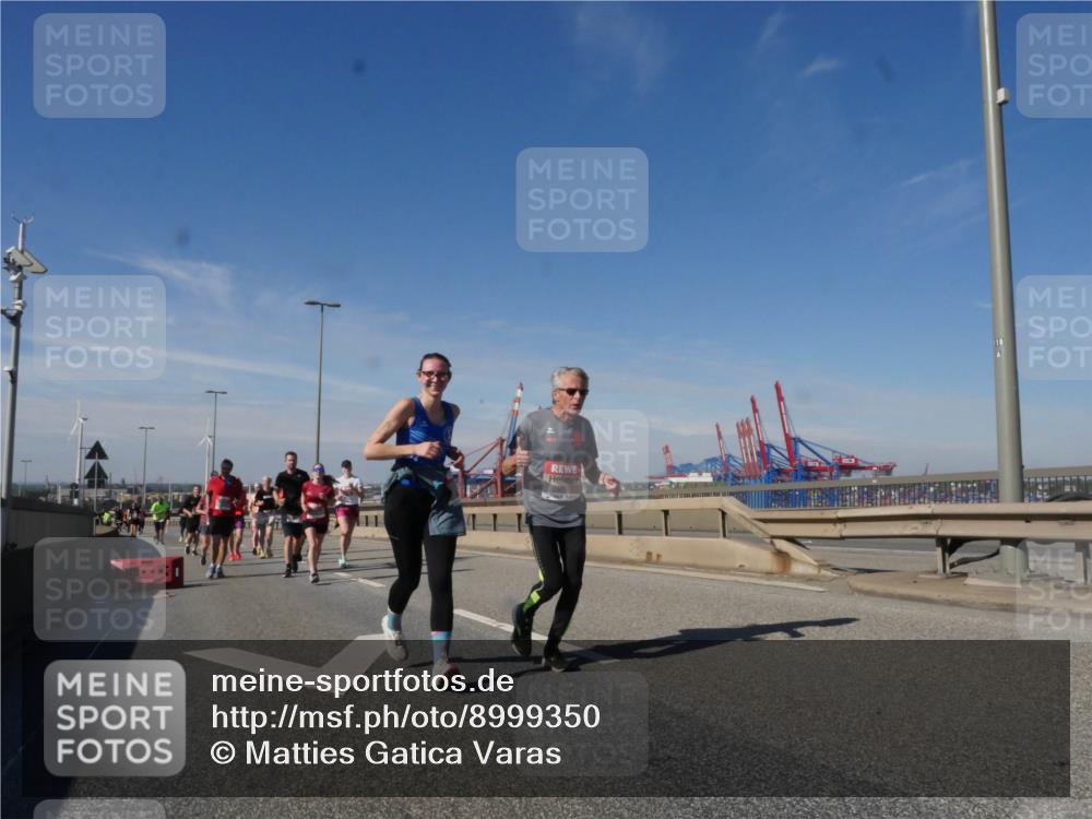 03.10.2025 - Köhlbrandbrückenlauf Matties Gatica Varas http://msf.ph/oto/8999350 03.10.2025 12:52:12 Position 2  meine-sportfotos.de
