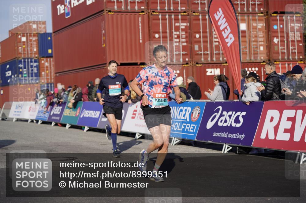 03.10.2025 - Köhlbrandbrückenlauf Michael Burmester http://msf.ph/oto/8999351 03.10.2025 10:03:51 Ziel 1039, 1216, 3138, 3462, 3465, 3821 meine-sportfotos.de