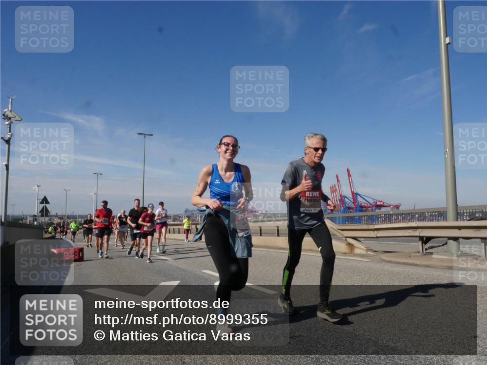 03.10.2025 - Köhlbrandbrückenlauf Matties Gatica Varas http://msf.ph/oto/8999355 03.10.2025 12:52:12 Position 2 118 meine-sportfotos.de