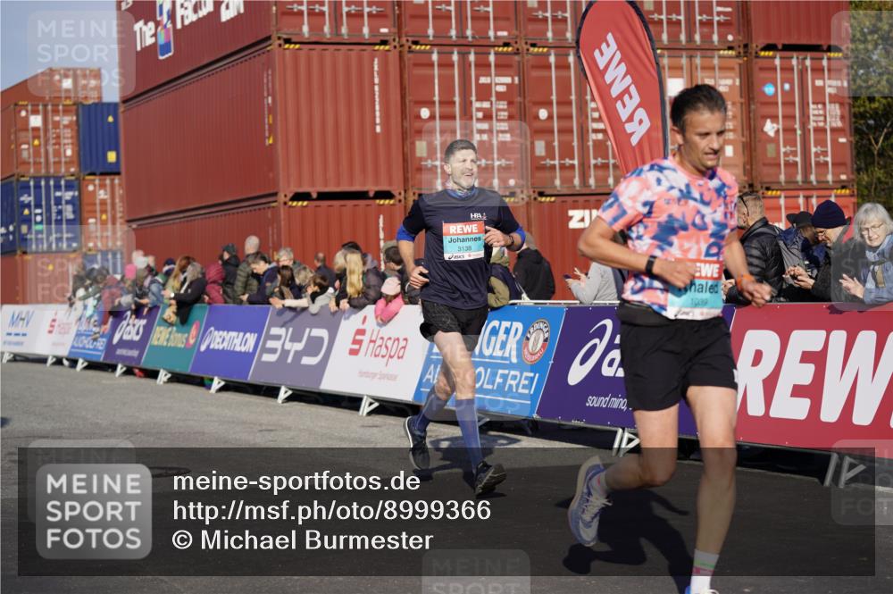03.10.2025 - Köhlbrandbrückenlauf Michael Burmester http://msf.ph/oto/8999366 03.10.2025 10:03:52 Ziel 1039, 3138, 3821 meine-sportfotos.de