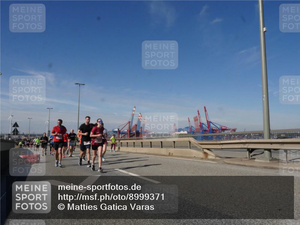 03.10.2025 - Köhlbrandbrückenlauf Matties Gatica Varas http://msf.ph/oto/8999371 03.10.2025 12:52:13 Position 2  meine-sportfotos.de