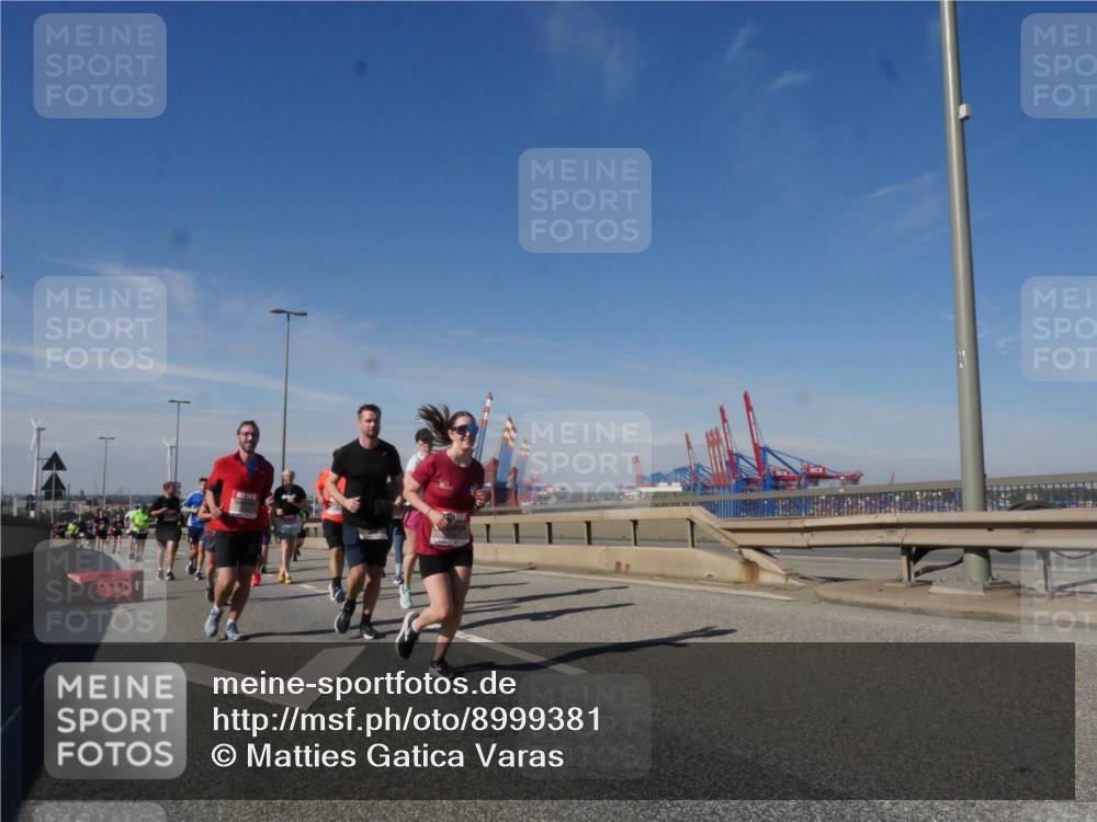 03.10.2025 - Köhlbrandbrückenlauf Matties Gatica Varas http://msf.ph/oto/8999381 03.10.2025 12:52:14 Position 2  meine-sportfotos.de