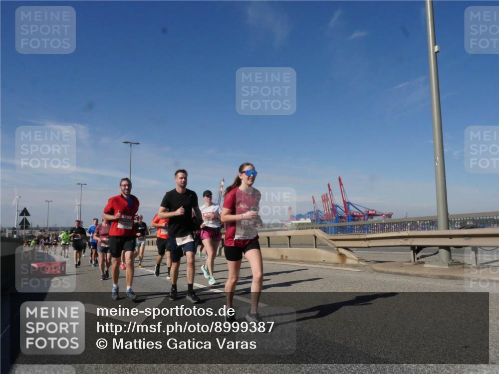 03.10.2025 - Köhlbrandbrückenlauf Matties Gatica Varas http://msf.ph/oto/8999387 03.10.2025 12:52:15 Position 2  meine-sportfotos.de