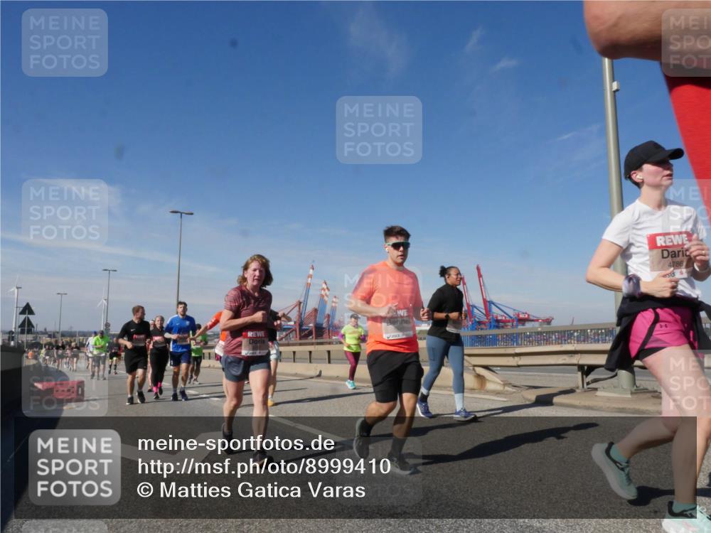 03.10.2025 - Köhlbrandbrückenlauf Matties Gatica Varas http://msf.ph/oto/8999410 03.10.2025 12:52:17 Position 2 4786 meine-sportfotos.de