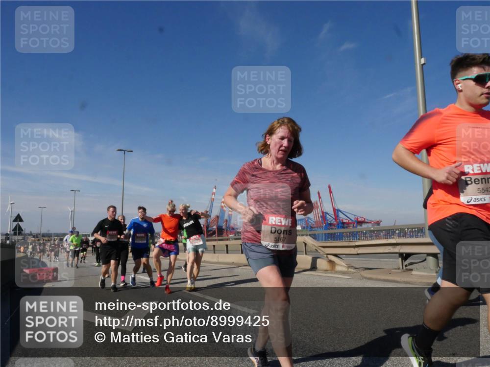 03.10.2025 - Köhlbrandbrückenlauf Matties Gatica Varas http://msf.ph/oto/8999425 03.10.2025 12:52:18 Position 2 5167, 5543 meine-sportfotos.de
