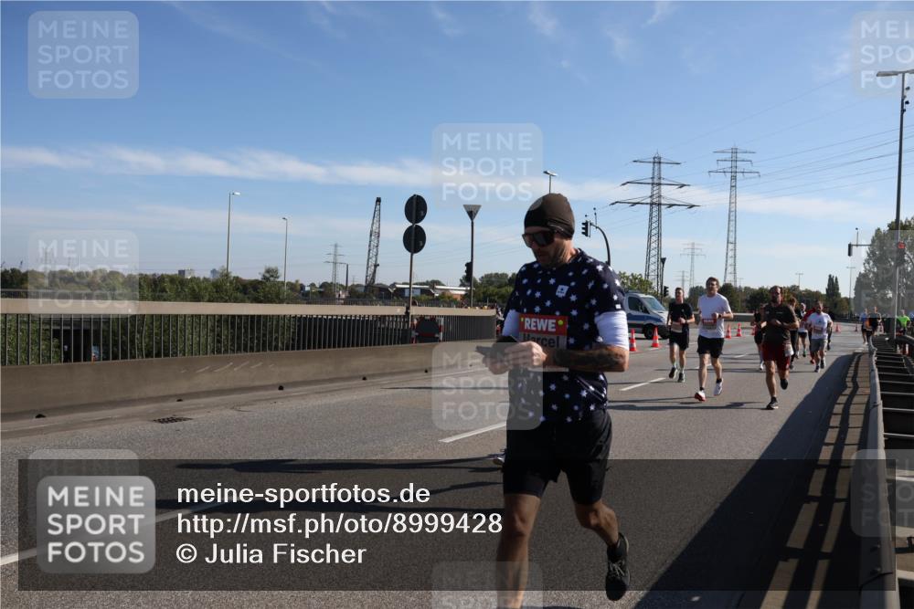 03.10.2025 - Köhlbrandbrückenlauf Julia Fischer http://msf.ph/oto/8999428 03.10.2025 12:12:25 Position 3  meine-sportfotos.de