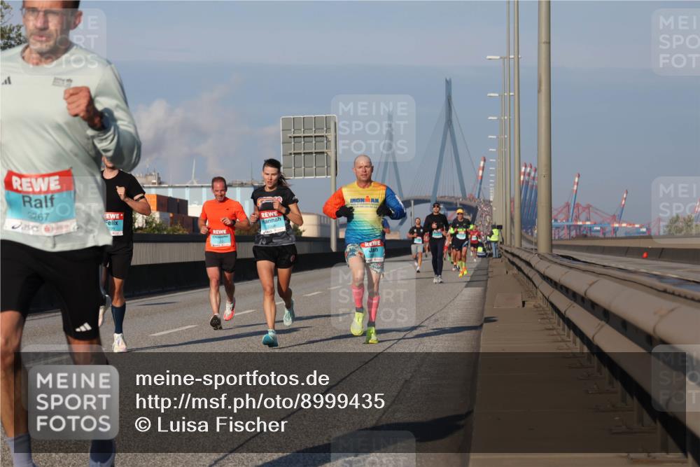 03.10.2025 - Köhlbrandbrückenlauf Luisa Fischer http://msf.ph/oto/8999435 03.10.2025 10:41:05 Position 3 3267 meine-sportfotos.de