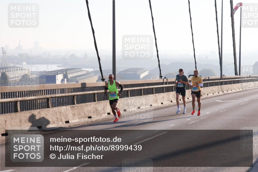 03.10.2025 - Köhlbrandbrückenlauf Julia Fischer http://msf.ph/oto/8999439 03.10.2025 09:16:01 Position 1 8 meine-sportfotos.de