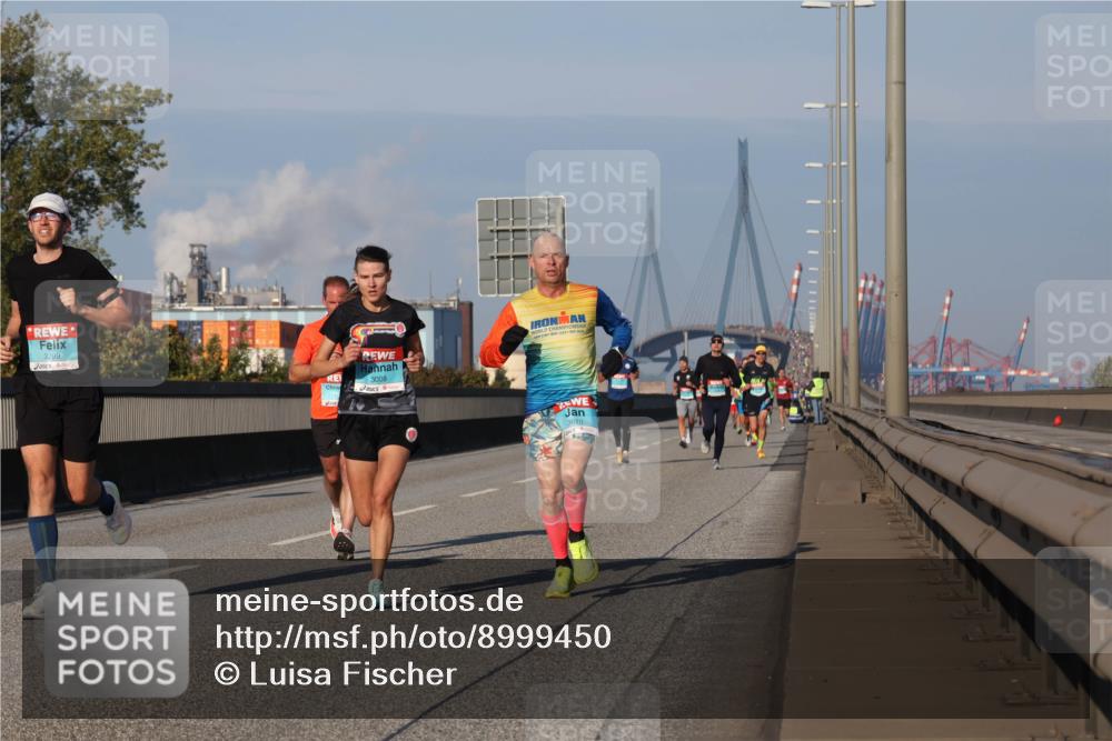 03.10.2025 - Köhlbrandbrückenlauf Luisa Fischer http://msf.ph/oto/8999450 03.10.2025 10:41:06 Position 3 3299, 3008, 3610 meine-sportfotos.de