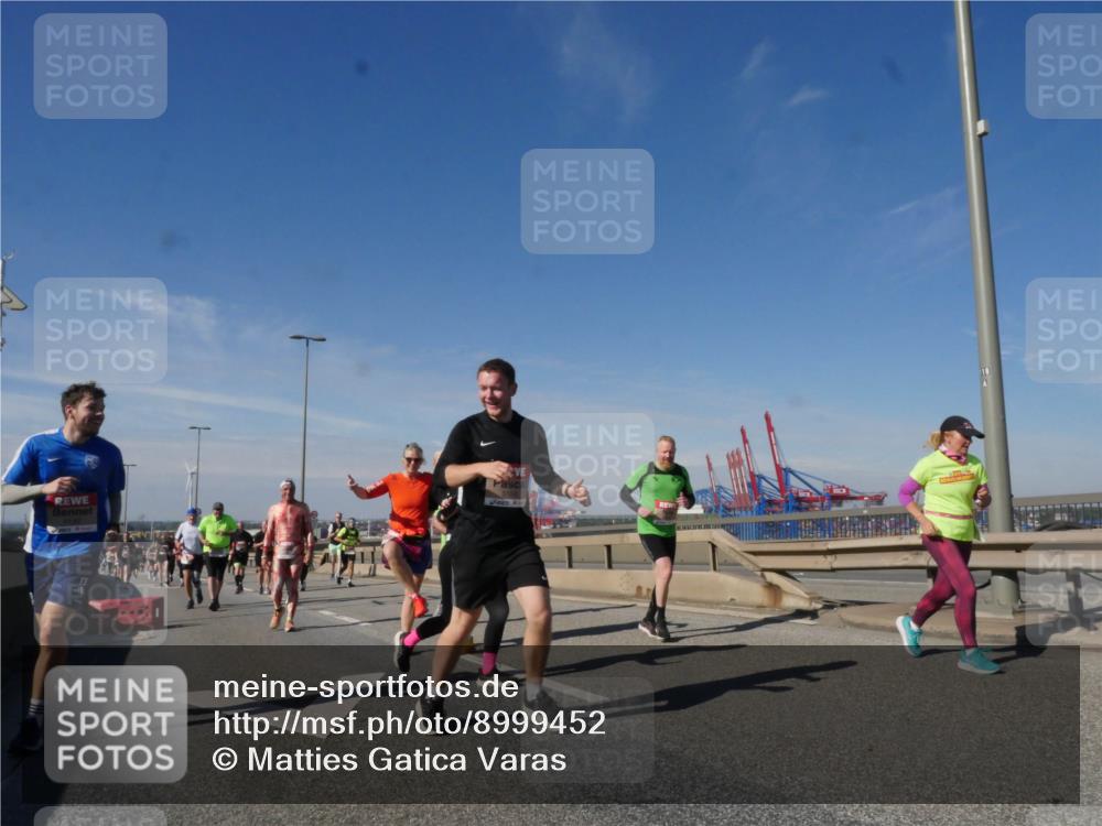 03.10.2025 - Köhlbrandbrückenlauf Matties Gatica Varas http://msf.ph/oto/8999452 03.10.2025 12:52:20 Position 2  meine-sportfotos.de
