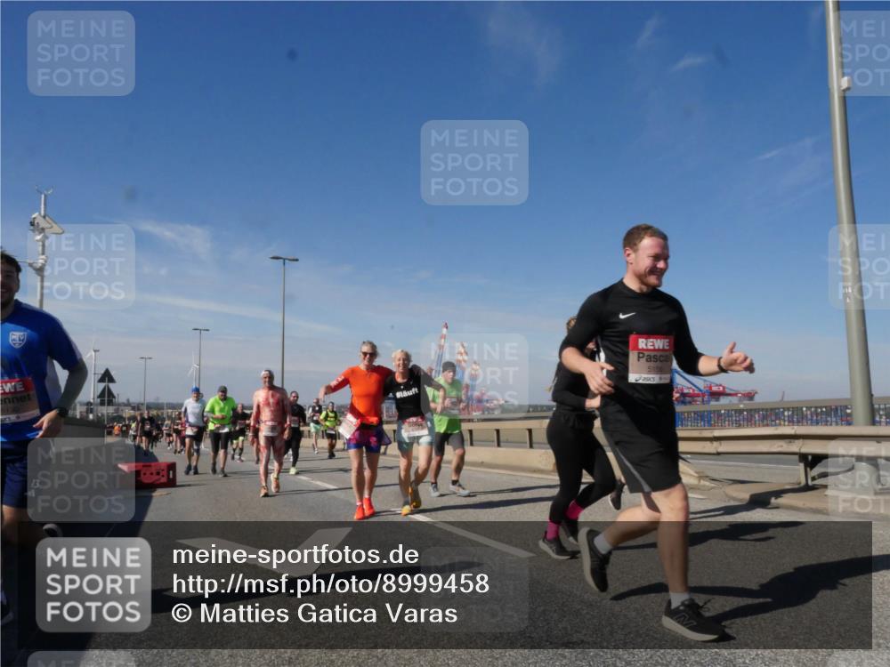 03.10.2025 - Köhlbrandbrückenlauf Matties Gatica Varas http://msf.ph/oto/8999458 03.10.2025 12:52:21 Position 2 5130, 13, 5156 meine-sportfotos.de