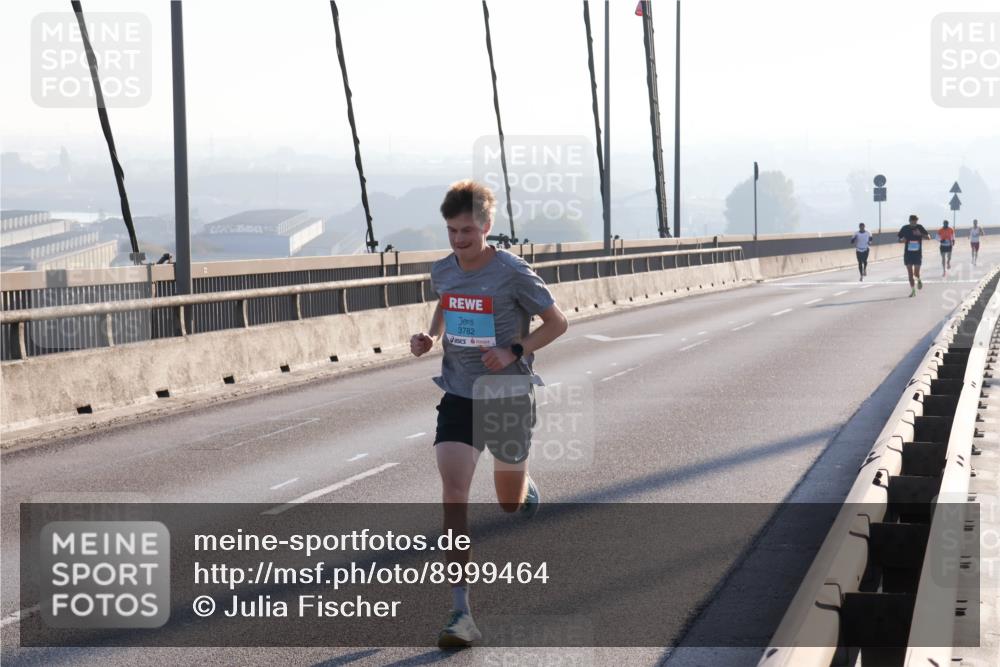 03.10.2025 - Köhlbrandbrückenlauf Julia Fischer http://msf.ph/oto/8999464 03.10.2025 09:16:09 Position 1 3782 meine-sportfotos.de