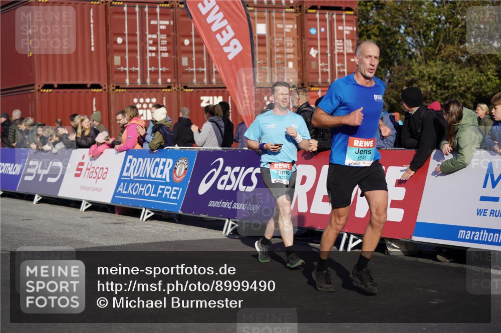03.10.2025 - Köhlbrandbrückenlauf Michael Burmester http://msf.ph/oto/8999490 03.10.2025 10:04:03 Ziel 1056, 1141, 1543, 1702, 2732, 2791, 2798, 3766 meine-sportfotos.de
