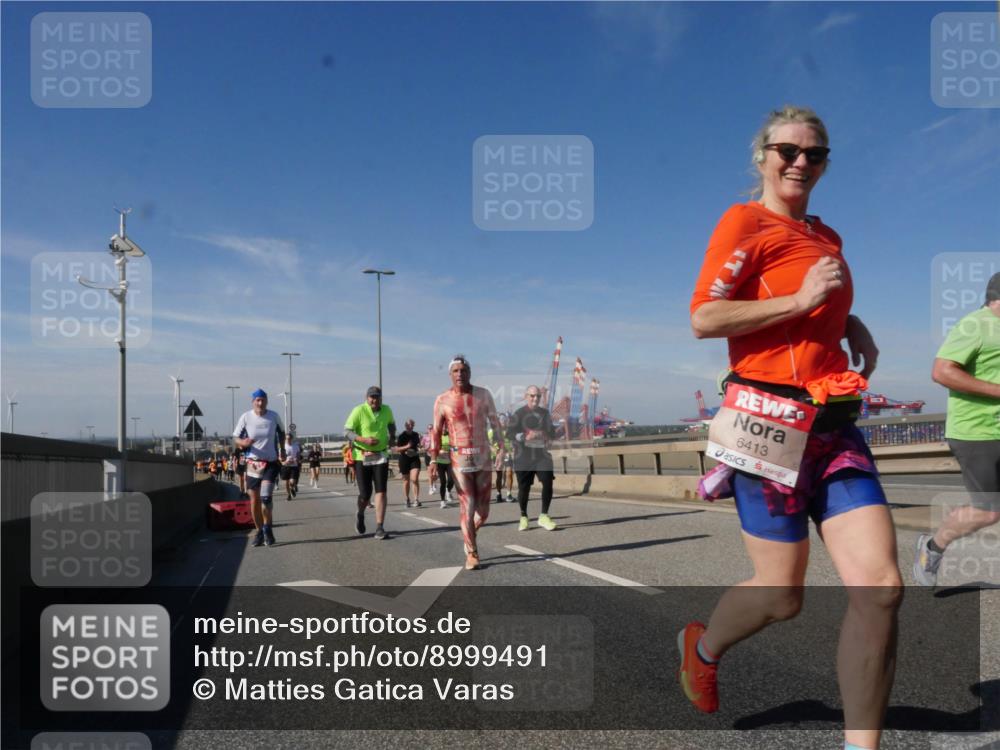 03.10.2025 - Köhlbrandbrückenlauf Matties Gatica Varas http://msf.ph/oto/8999491 03.10.2025 12:52:23 Position 2 6413 meine-sportfotos.de