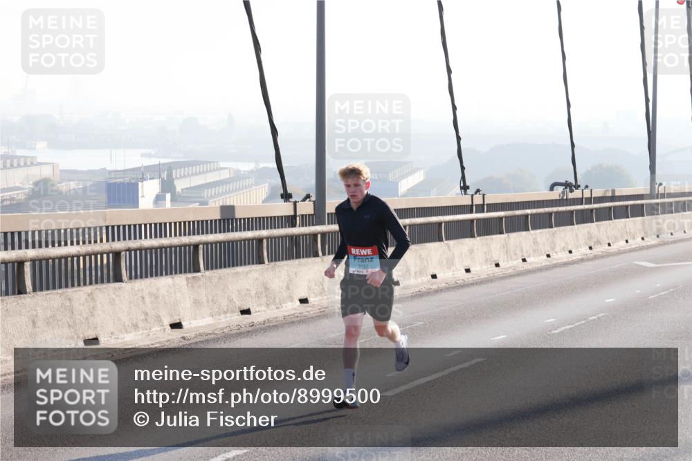03.10.2025 - Köhlbrandbrückenlauf Julia Fischer http://msf.ph/oto/8999500 03.10.2025 09:17:17 Position 1 3127 meine-sportfotos.de