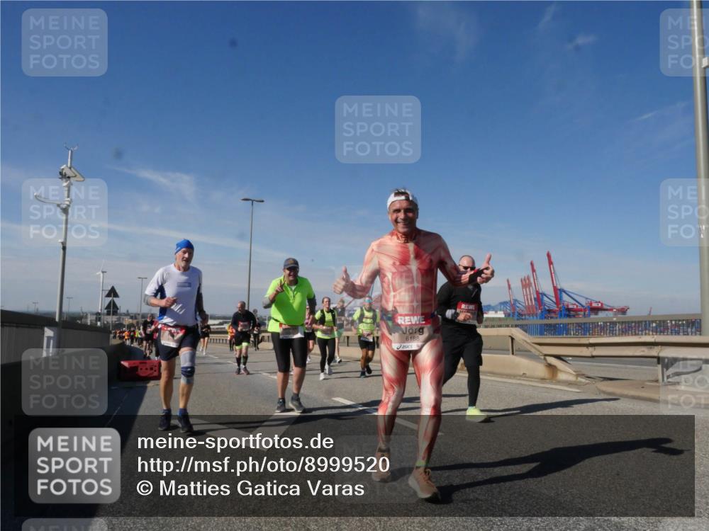 03.10.2025 - Köhlbrandbrückenlauf Matties Gatica Varas http://msf.ph/oto/8999520 03.10.2025 12:52:25 Position 2 6188, 118 meine-sportfotos.de