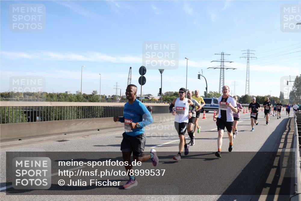 03.10.2025 - Köhlbrandbrückenlauf Julia Fischer http://msf.ph/oto/8999537 03.10.2025 12:12:57 Position 3 6718 meine-sportfotos.de