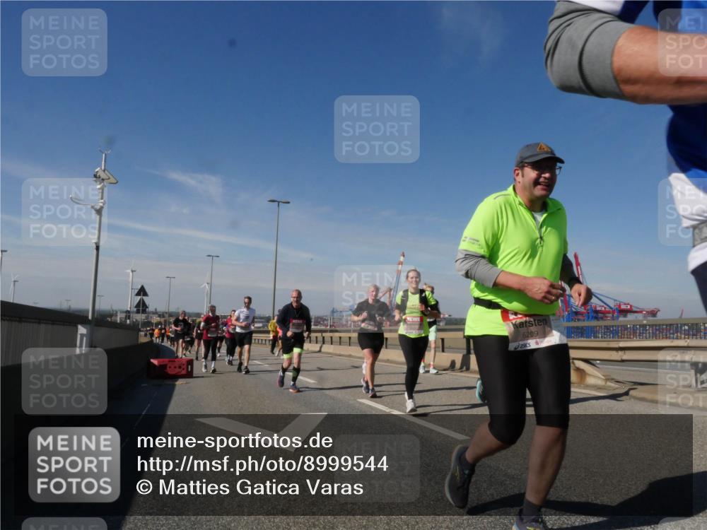 03.10.2025 - Köhlbrandbrückenlauf Matties Gatica Varas http://msf.ph/oto/8999544 03.10.2025 12:52:27 Position 2 6209 meine-sportfotos.de