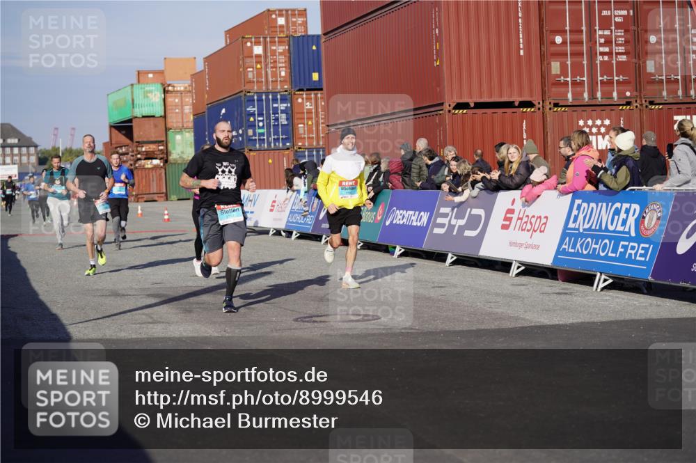 03.10.2025 - Köhlbrandbrückenlauf Michael Burmester http://msf.ph/oto/8999546 03.10.2025 10:04:06 Ziel 1056, 1141, 1245, 1533, 1543, 1702, 2732, 2791, 2798, 3067, 3766, 3830 meine-sportfotos.de