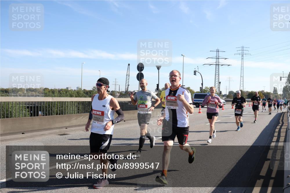 03.10.2025 - Köhlbrandbrückenlauf Julia Fischer http://msf.ph/oto/8999547 03.10.2025 12:12:58 Position 3 6718, 4304 meine-sportfotos.de