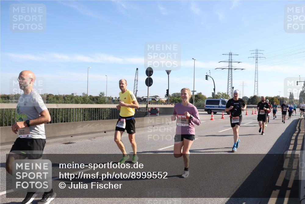 03.10.2025 - Köhlbrandbrückenlauf Julia Fischer http://msf.ph/oto/8999552 03.10.2025 12:12:59 Position 3 4148 meine-sportfotos.de