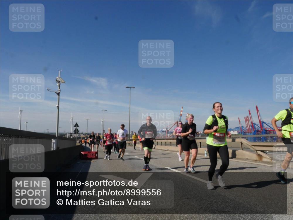 03.10.2025 - Köhlbrandbrückenlauf Matties Gatica Varas http://msf.ph/oto/8999556 03.10.2025 12:52:28 Position 2  meine-sportfotos.de