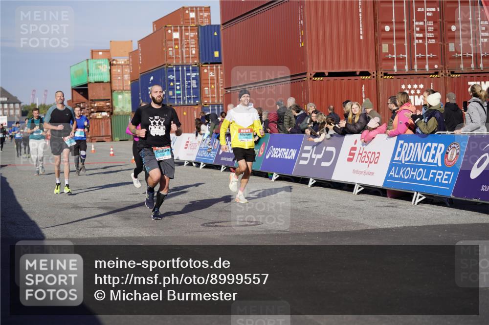 03.10.2025 - Köhlbrandbrückenlauf Michael Burmester http://msf.ph/oto/8999557 03.10.2025 10:04:06 Ziel 1056, 1141, 1245, 1533, 1543, 1702, 2732, 2791, 2798, 3067, 3766, 3830 meine-sportfotos.de
