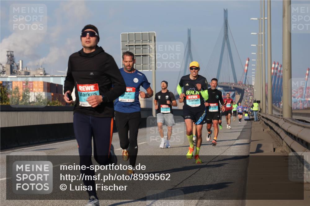 03.10.2025 - Köhlbrandbrückenlauf Luisa Fischer http://msf.ph/oto/8999562 03.10.2025 10:41:14 Position 3 3756, 1055 meine-sportfotos.de