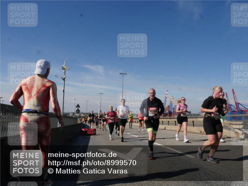 03.10.2025 - Köhlbrandbrückenlauf Matties Gatica Varas http://msf.ph/oto/8999570 03.10.2025 12:52:29 Position 2  meine-sportfotos.de