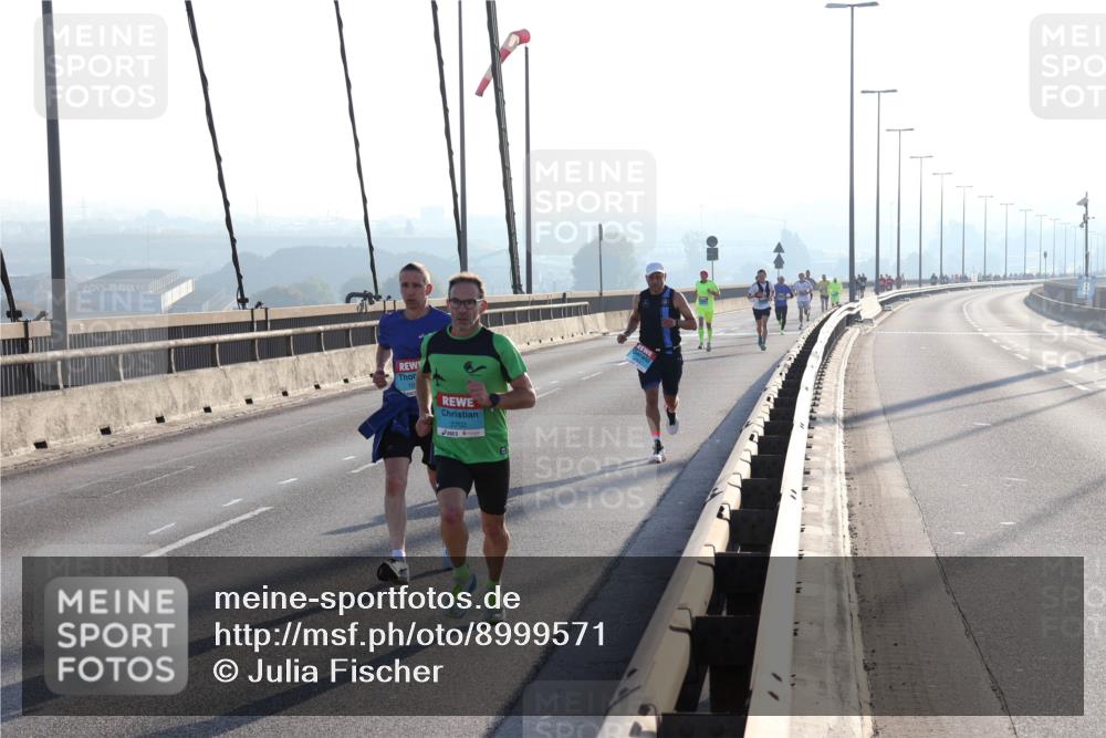 03.10.2025 - Köhlbrandbrückenlauf Julia Fischer http://msf.ph/oto/8999571 03.10.2025 09:17:47 Position 1 10, 2702 meine-sportfotos.de